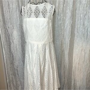 MAGGY LONDON lace dress